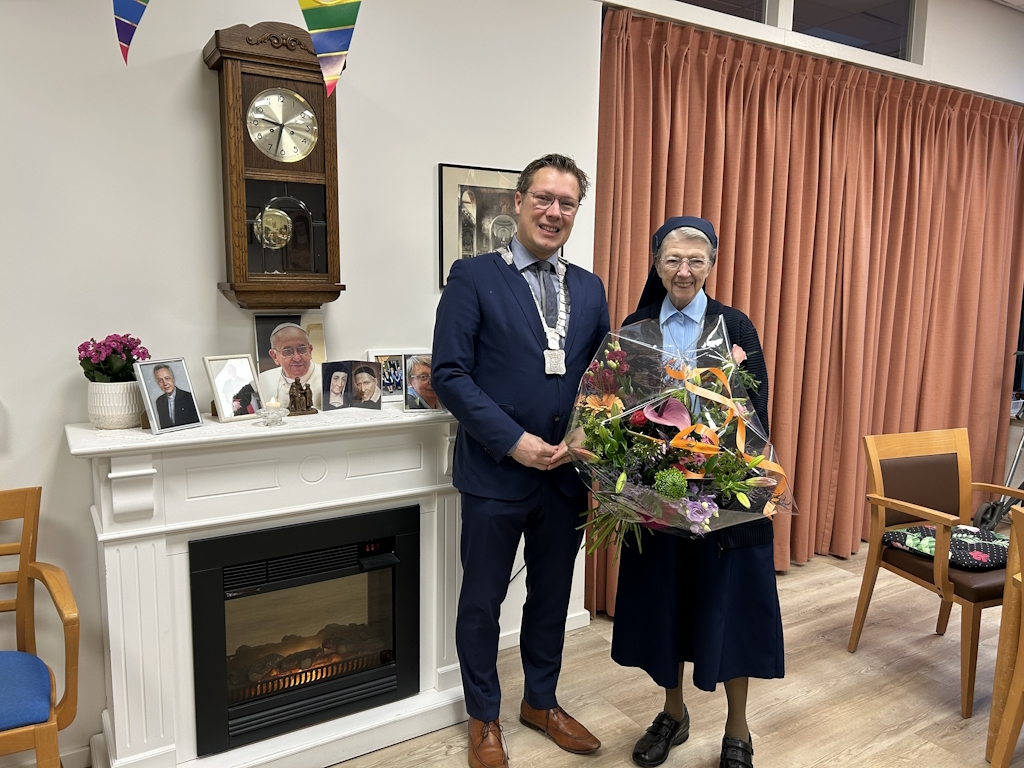 Mevrouw Magermans en burgemeester Bob Vostermans